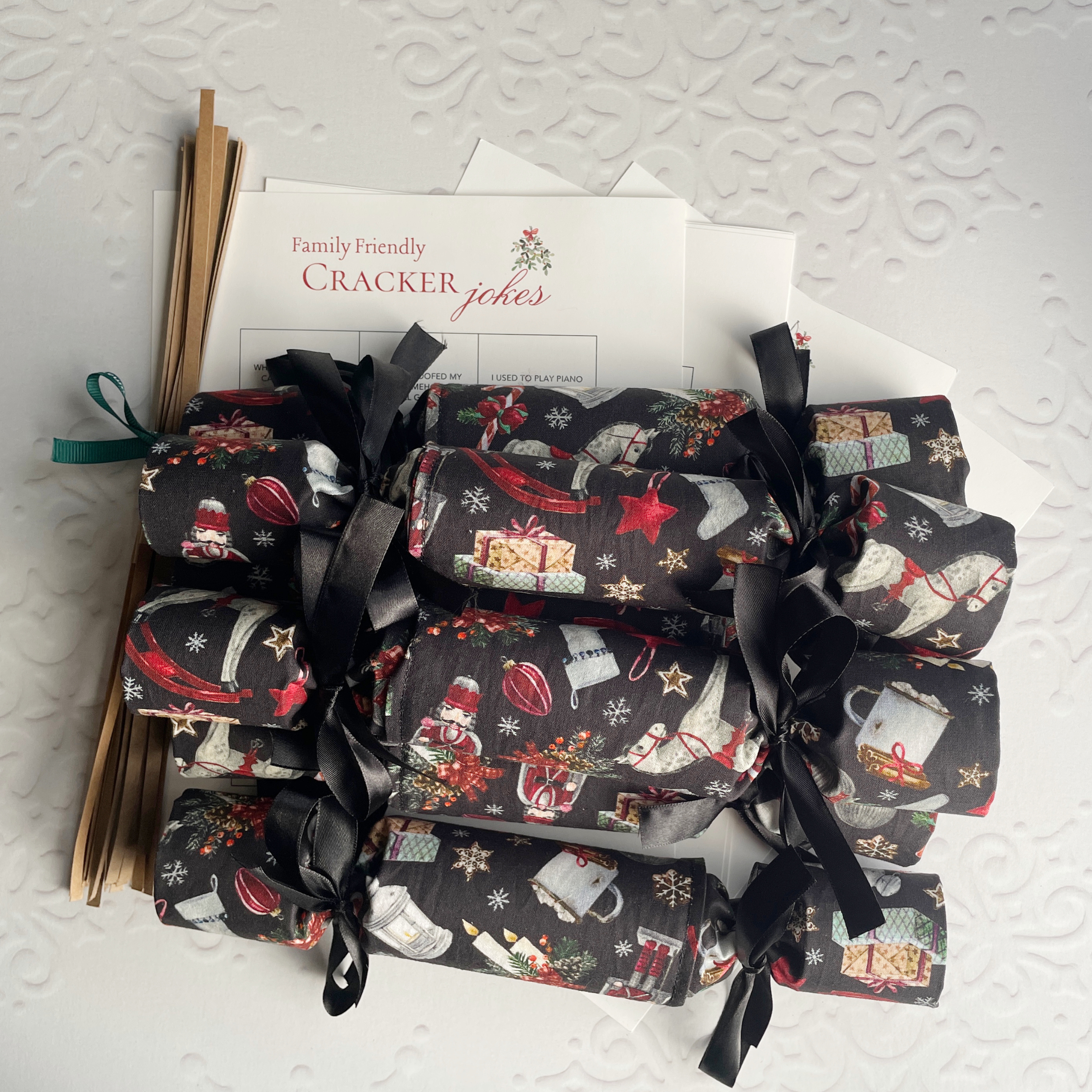 Handmade Christmas Crackers / British Christmas Tradition / Re-usable Fabric Christmas Crackers that Snap
