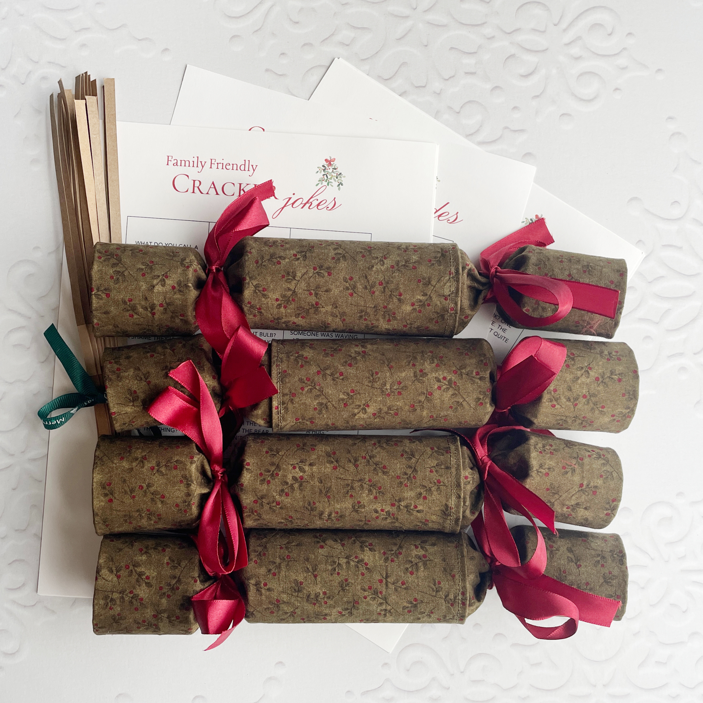 Handmade Christmas Crackers / British Christmas Tradition / Re-usable Fabric Christmas Crackers that Snap