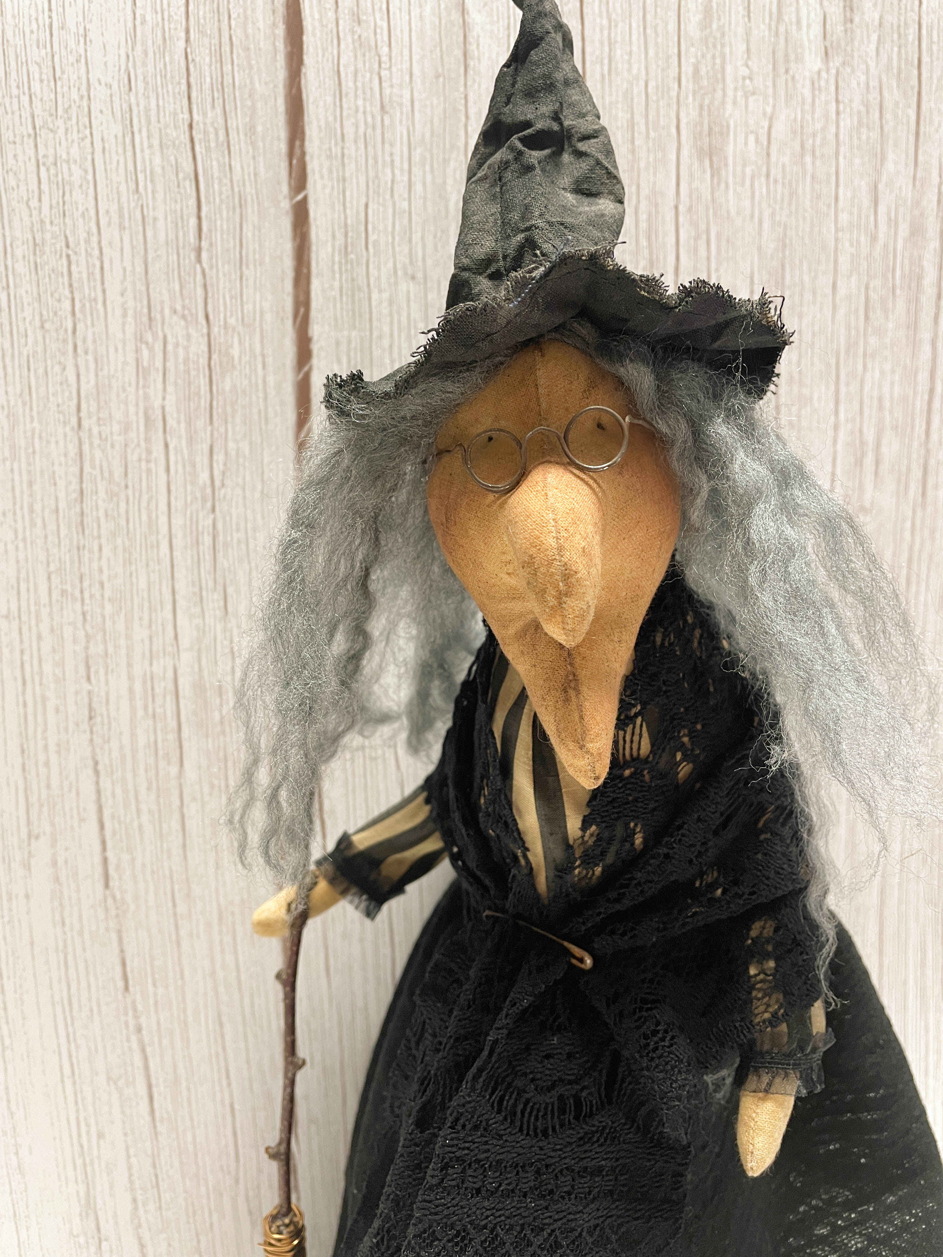 Harriet Hollows, a Halloween Witch E-pattern