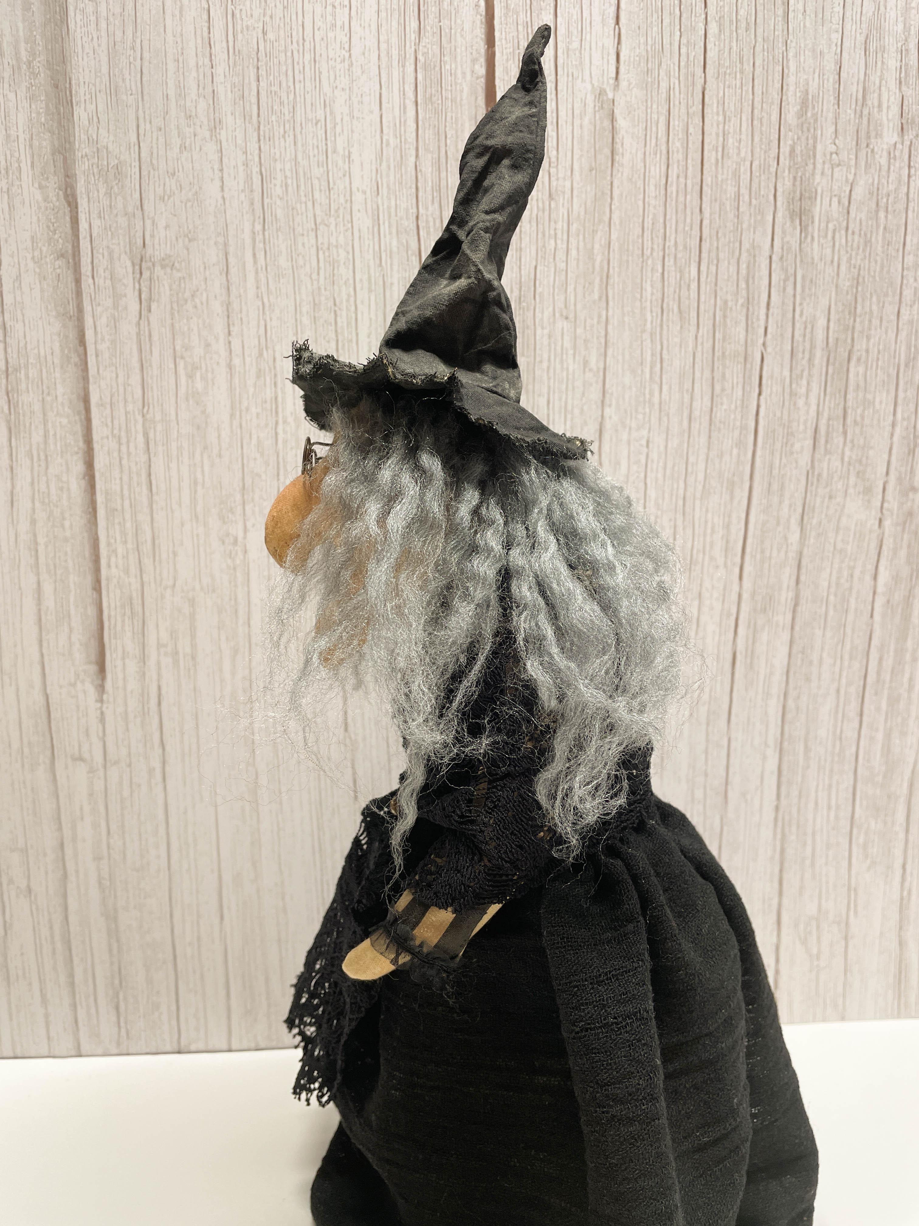 Harriet Hollows, a Halloween Witch E-pattern