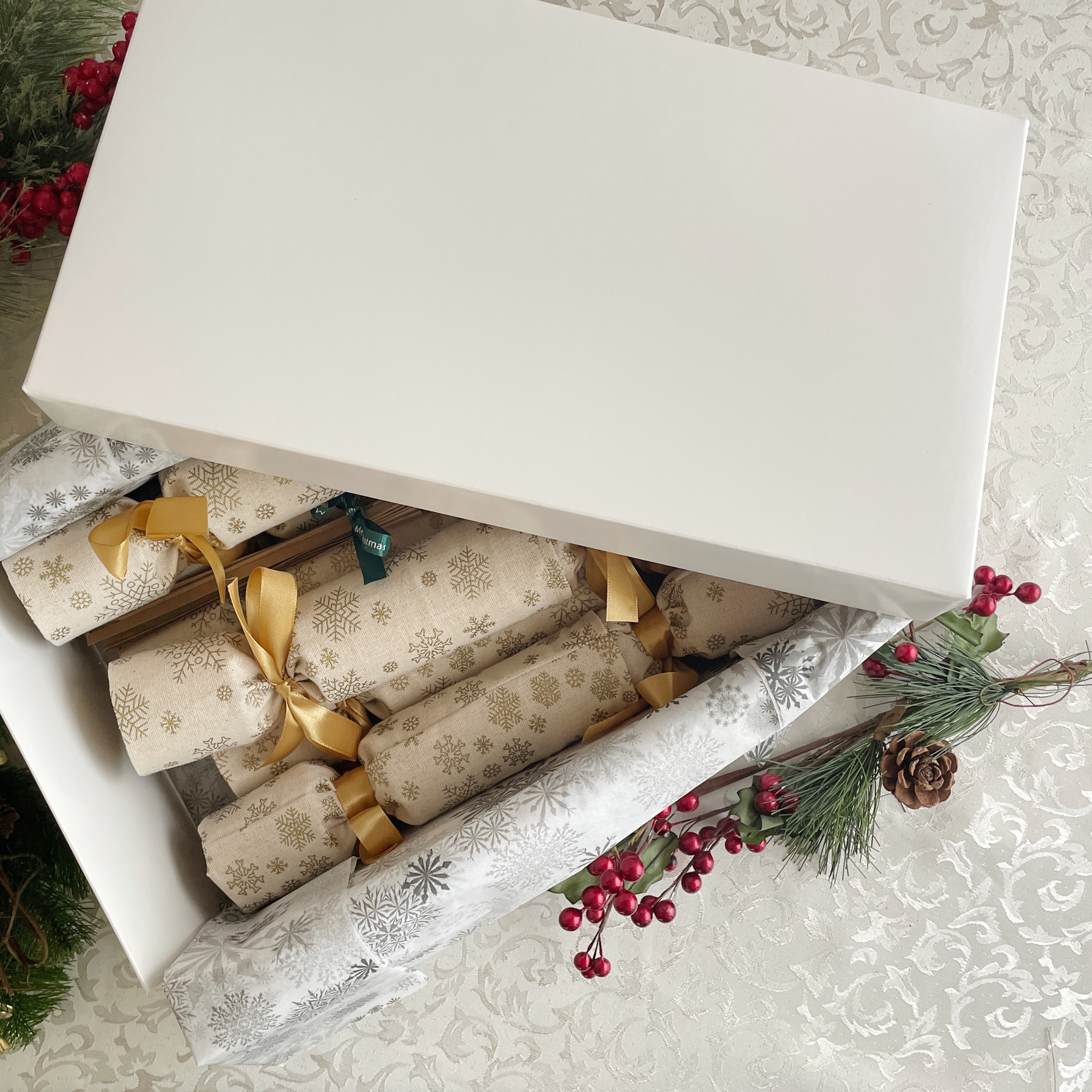 Introducing Prim Christmas Crackers