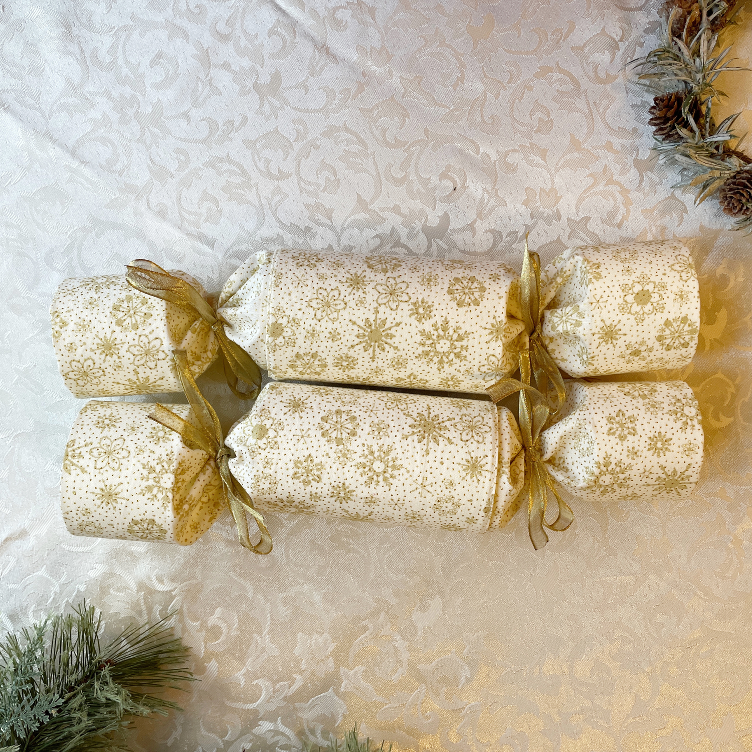 Handmade Christmas Crackers / British Christmas Tradition / Re-usable Fabric Christmas Crackers that Snap