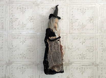 Rustic Witch Door Hanger / Halloween Witch Wall Decor / Primitive Autumn Witch / Kitchen Witch