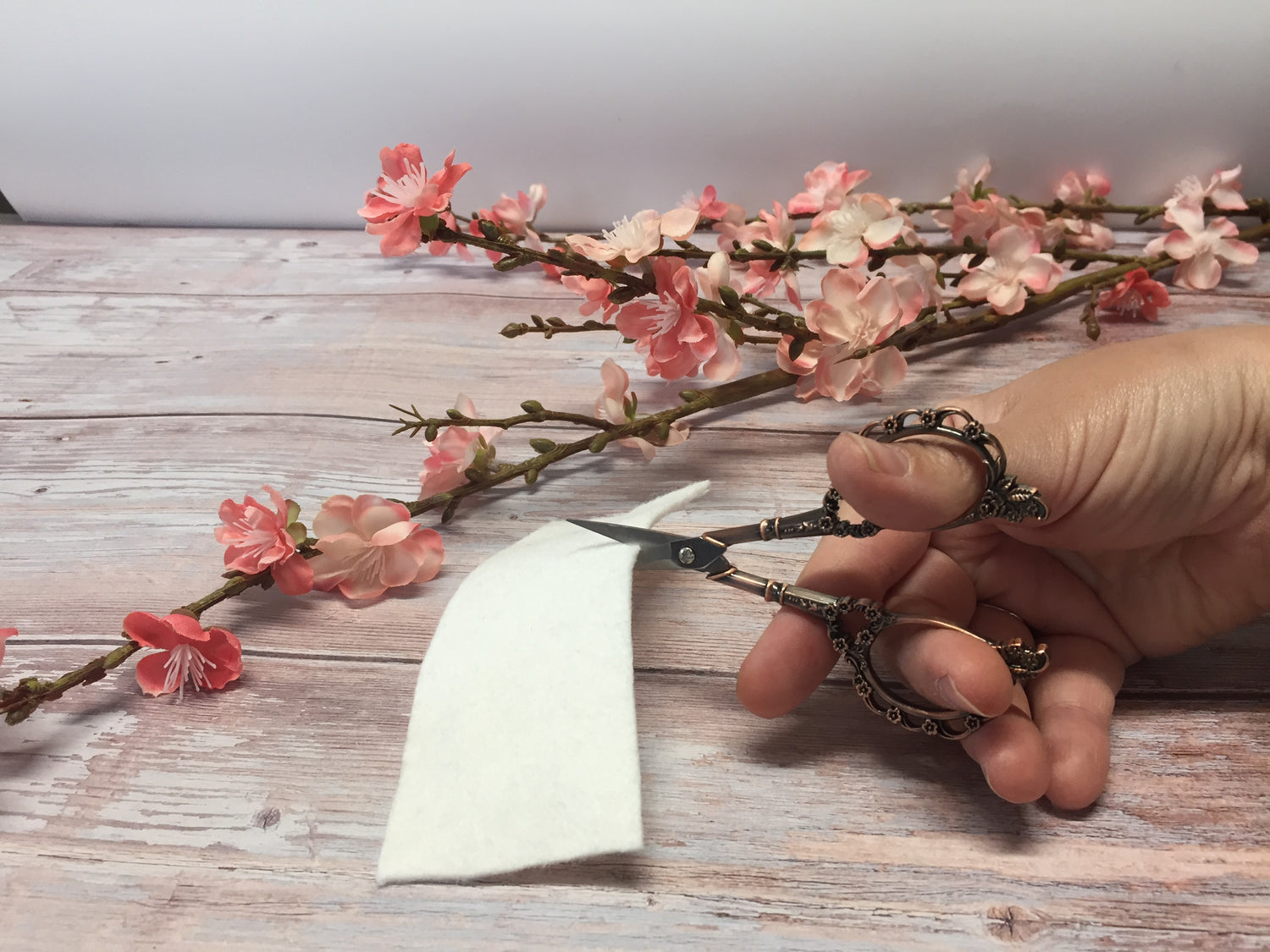 Rose Bronze Embroidery Scissors