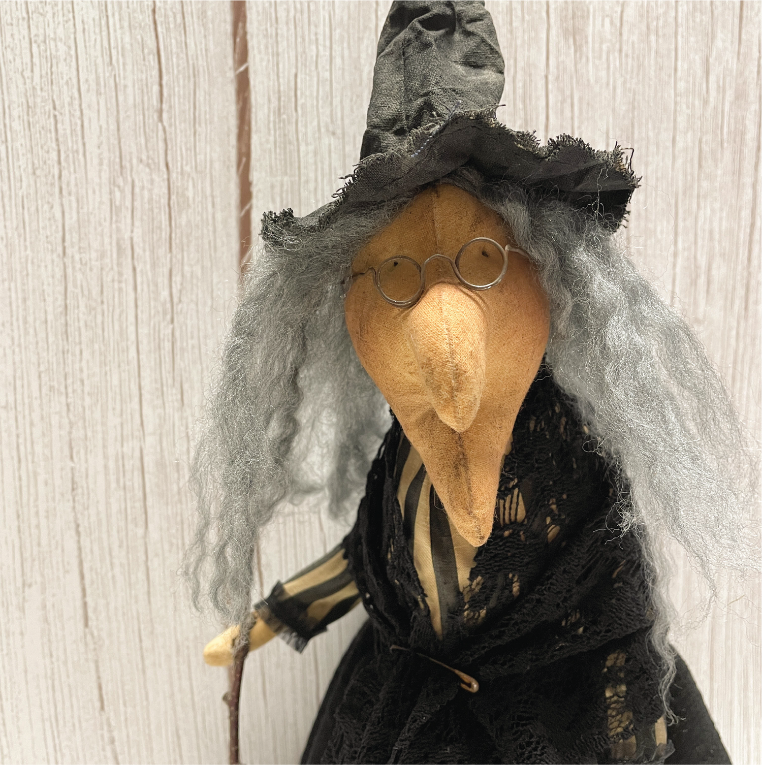 Harriet Hollows, a Halloween Witch E-pattern