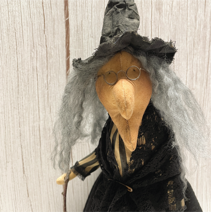 Harriet Hollows, a Halloween Witch E-pattern